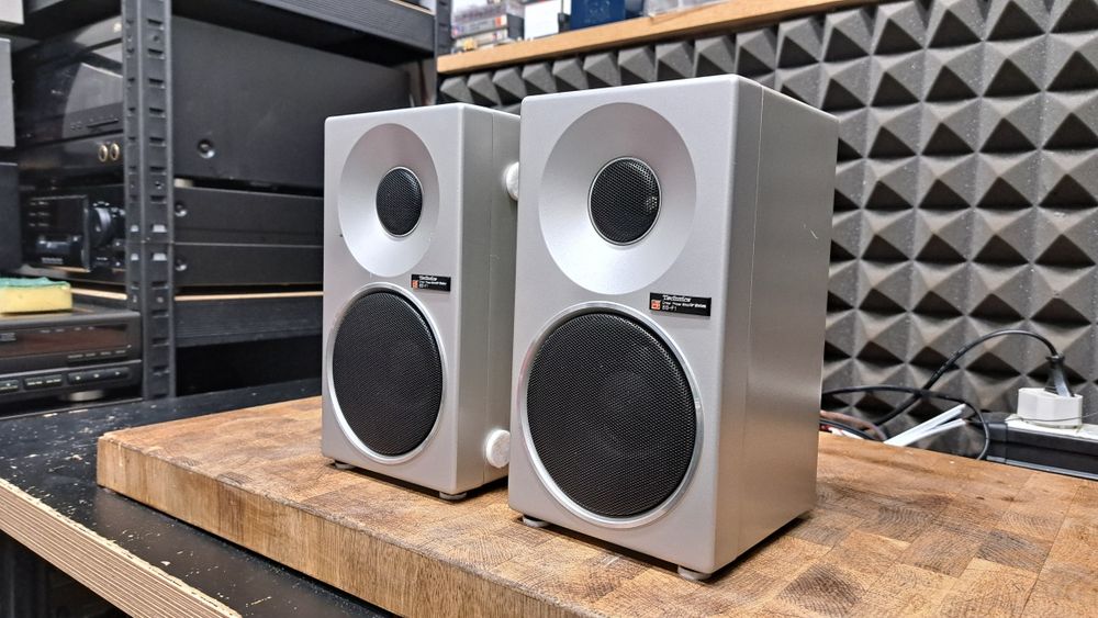 Monitory Techncs  SB-F1