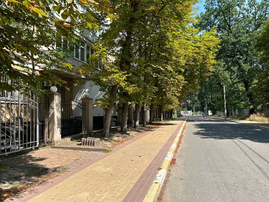 Приміщення з  окремим входом, ремонтом. Ворзель, Київська область.