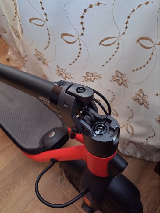 Продам електросамокат Ninebot