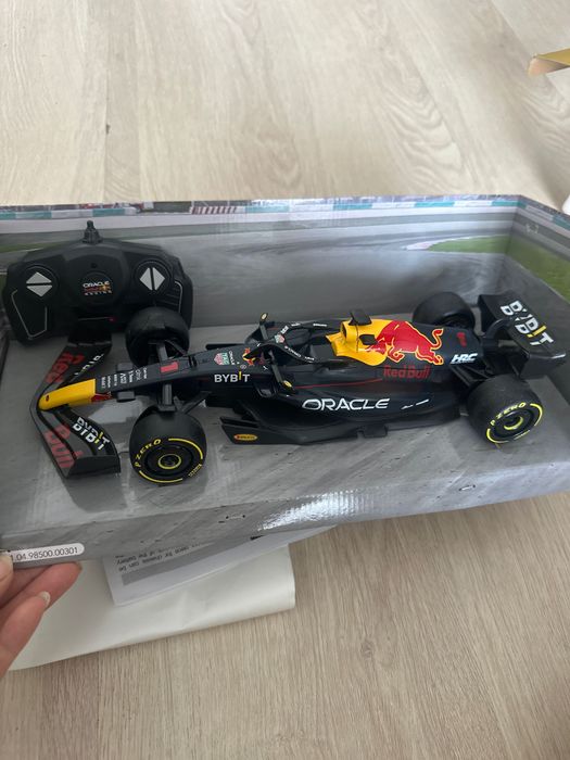 Машинка на радіокеруванні Red Bull Formula