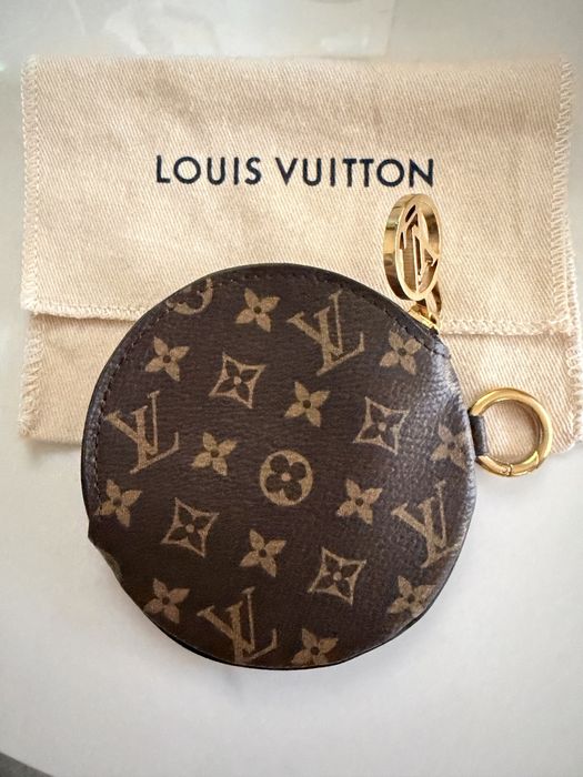 Louis Vuitton portfelik, zawieszka