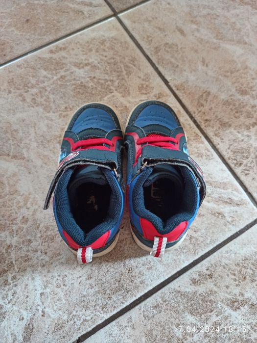 Adidasy Marvel  roz 25  15 cm