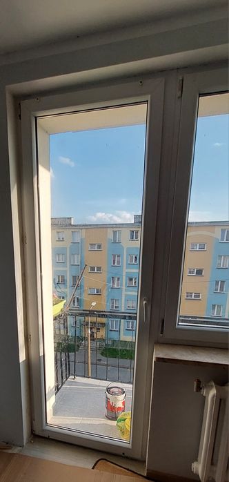 Okno z ościeżnicą, białe