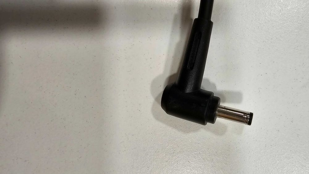 carregador Asus para portátil 19v 2.37a