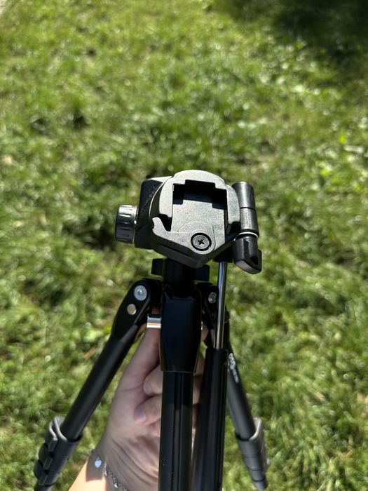 Штатив для камери