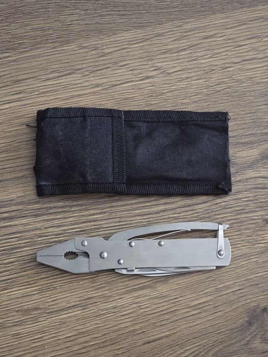 Multitool taktyczny narzędzie wielofunkcyjne  scyzoryk