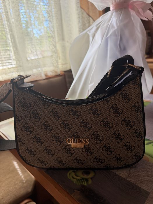 Сумка маленька Guess