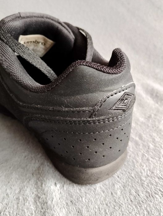 UMBRO. Markowe buty damskie.