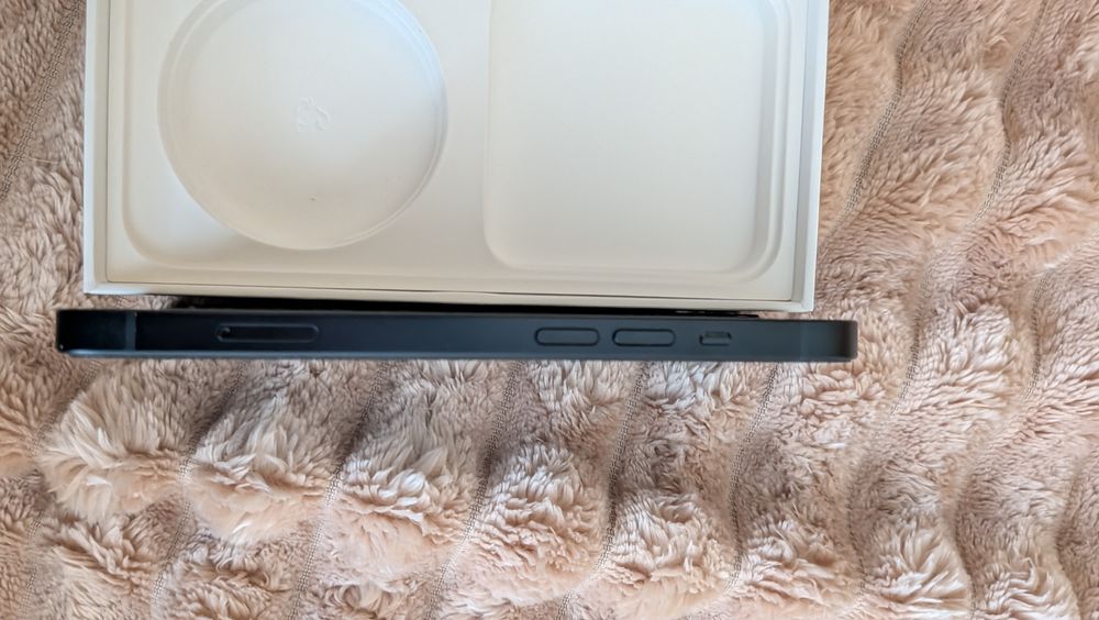 Sprzedam iPhone 13 128g