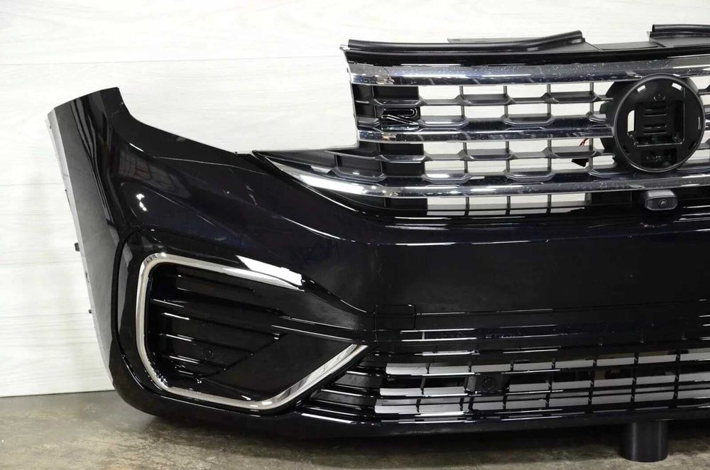 2020-2023 VW Atlas R-Line бампер в сборі комплектний 3CN807221