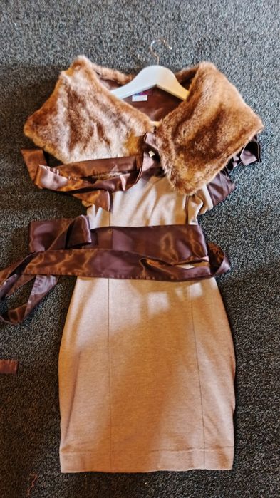 Вечірня сілуетна сукня