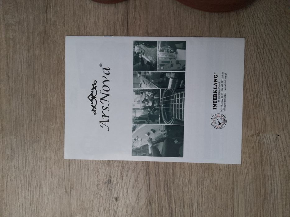 Ukulele koncertowane 24" lekkie z stroikiem