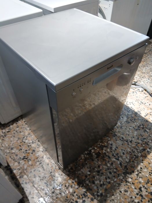 Máquina de Lavar Louça Kunft em Inox – Excelente Estado