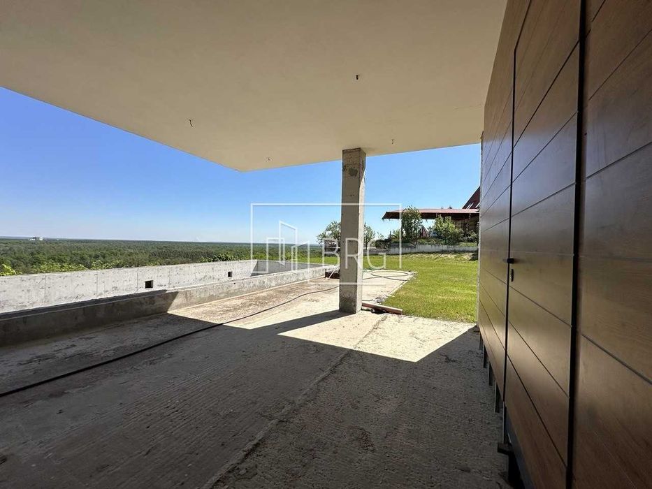 Современный дом с бассейном на террасе 74 сотки Лесники без комиссии