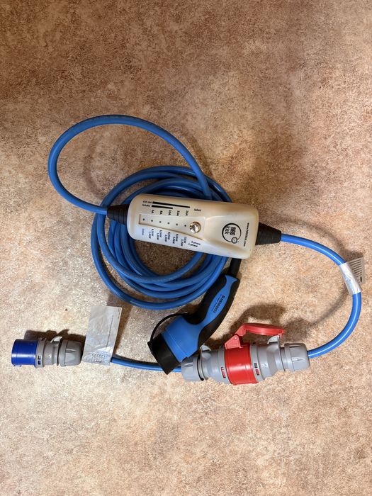 Австрійська зарядка для електромобіля Type2 одна-три фази Nrg Kick