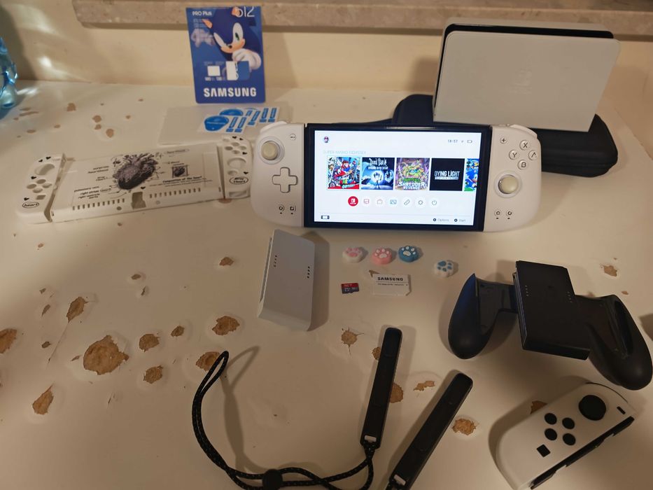 Nintendo Switch OLED White +  1 TB MicroSD + Mobapad M6 HD