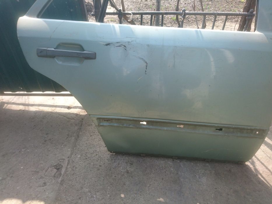 Продам двері мерседес 124 задні праві