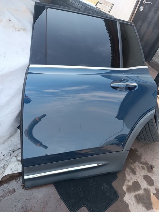 двері двери дверь дверка дверцята 667 розборка Mersedes GLB X247
