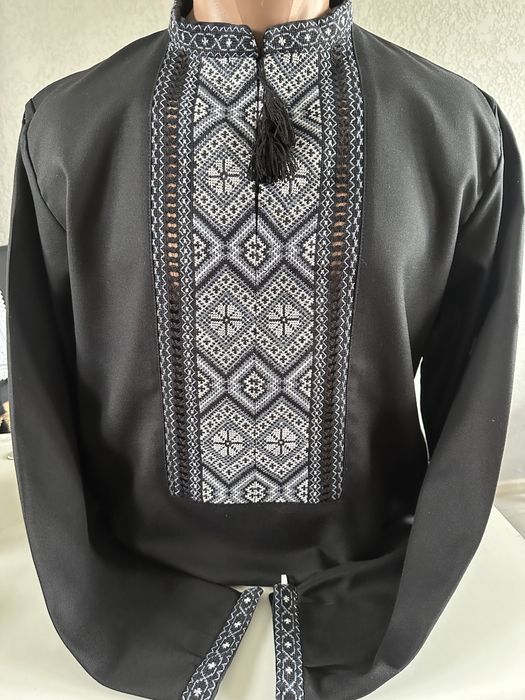 Чоловічі вишиванки ручноі роботи