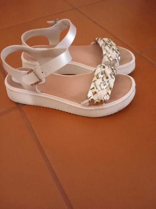 Sandálias em pele nº 39