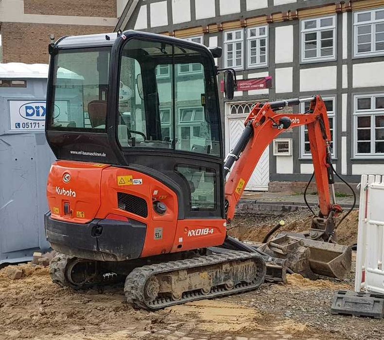 Usługi koparko-ładowarką, Kop. kołową, wywrotka, Porządkowanie terenu