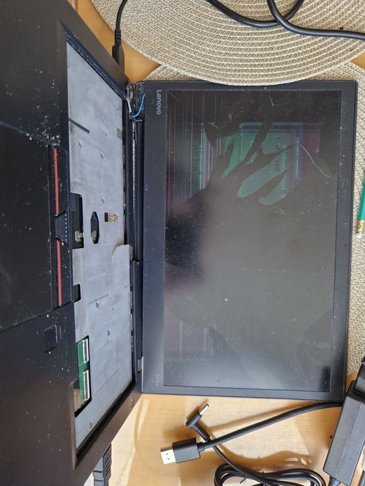 Вмикається i7 7th gen Запчастини до ноутбука Lenovo t470s i7 7th gen Дивіться всі фото материнка