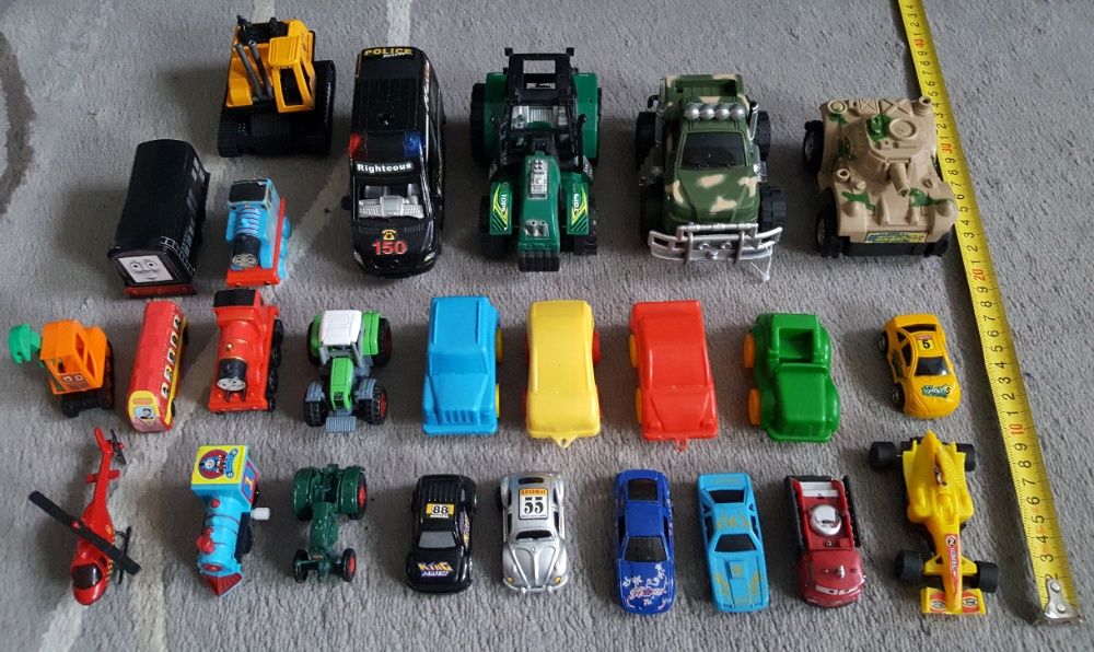 Auta, ciuchcia, czołg, F1, helikopter 25 szt.