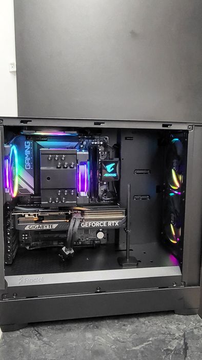 Komputer gamingowy Gwarancja AMD Ryzen 7-7800X3D/32GB/1TB/RTX5070