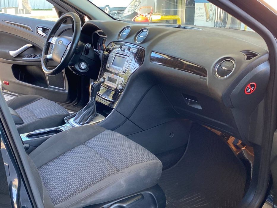 Продам Ford Mondeo 2010 год 2.0 турбодизель автомат  6 ступенчатый