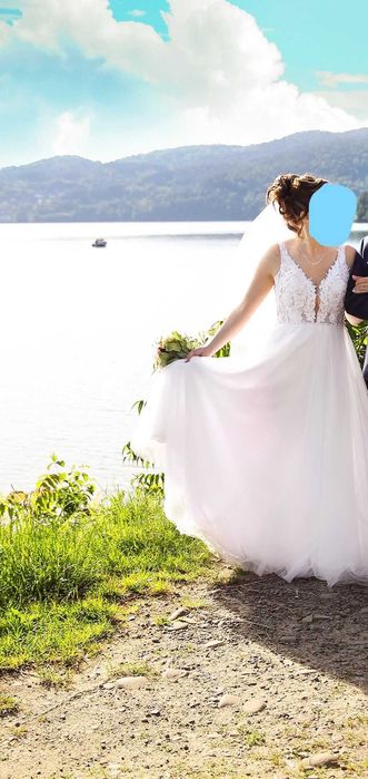 Piękna klasyczna suknia ślubna.