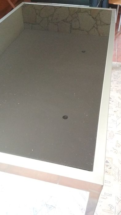 Mesa em tubo lacado nova