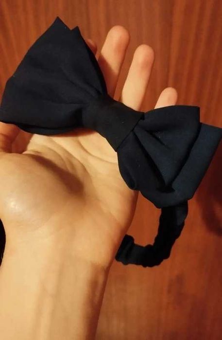 Fita cabelo azul escura com laço