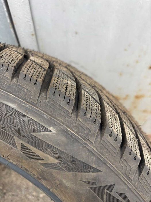 Hankook Icept iZ3 235/55/18
