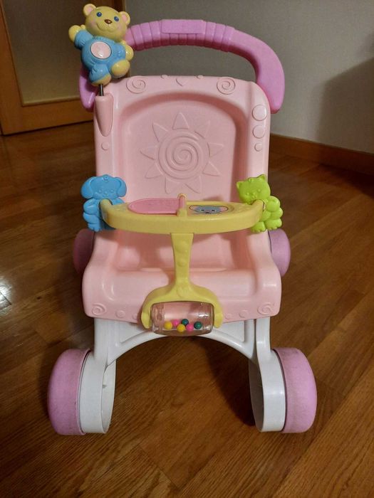 Andarilho primeiros passos bebé