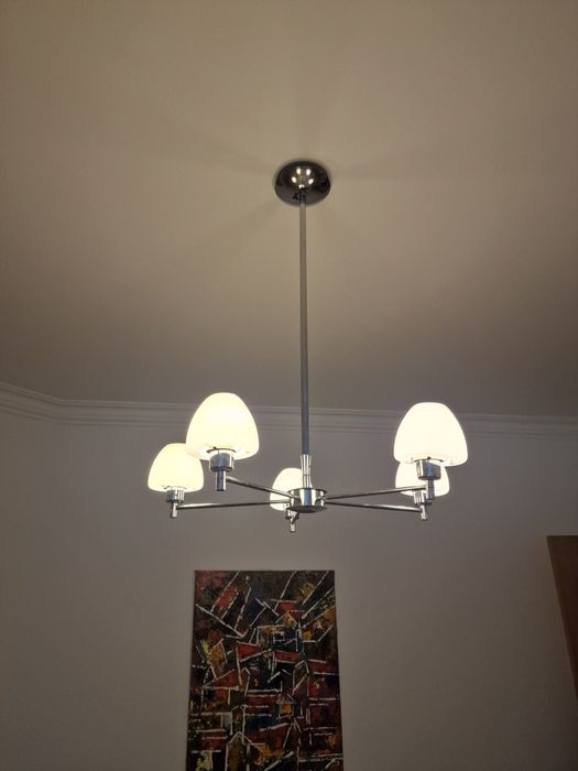 Candeeiro cromado de teto