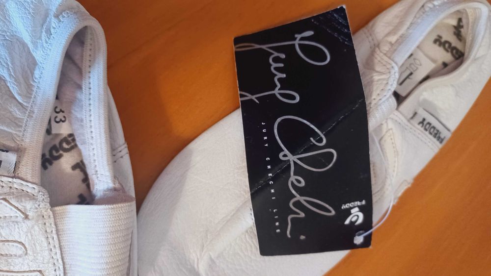 Sapatilhas de ginástica Freddy. Novas