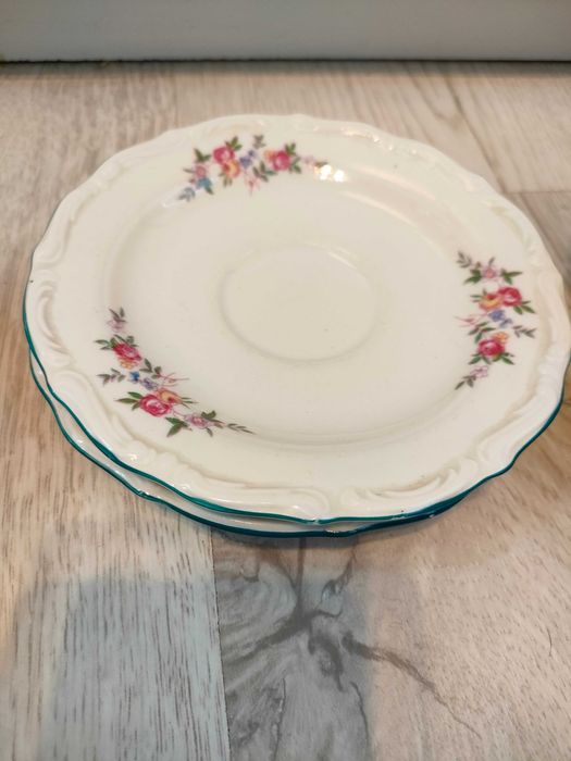 Sprzedam porcelanę talerze, talerzyki, sosjerka, patery duże , waza