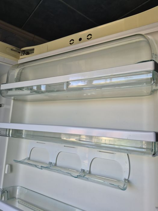 Холодильник Hotpoint Ariston