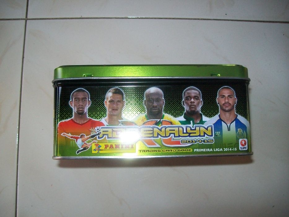 caixa metálica de cromos