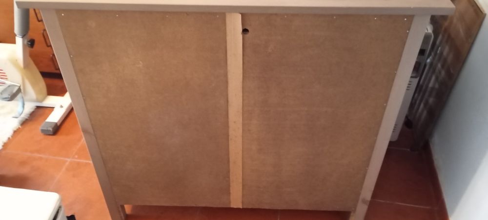 HEMNES IKEA Cómoda com três gavetas castanha acinzentada 
Cómoda c/3 g