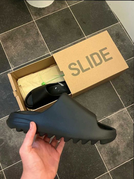adidas Yeezy Slide R.37