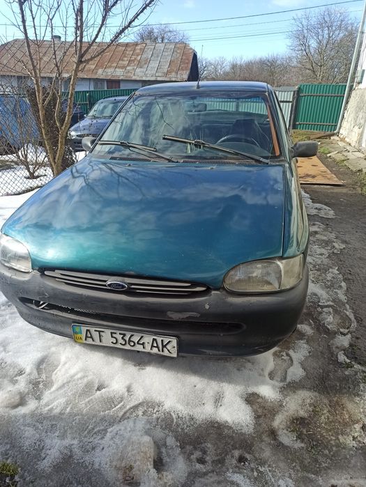 Бампер Ford escort 95-00р. По запчастинах