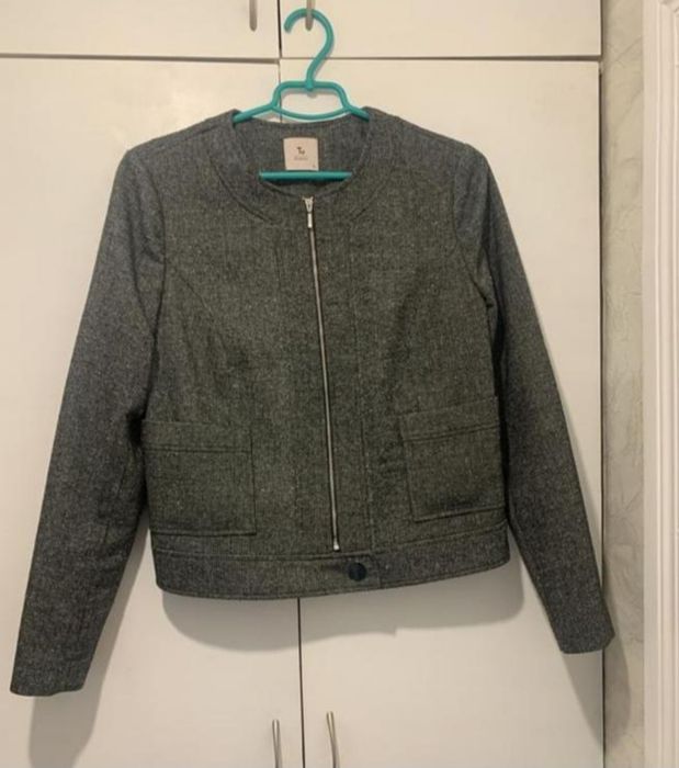 Стильний базовий кардиган молочного кольору