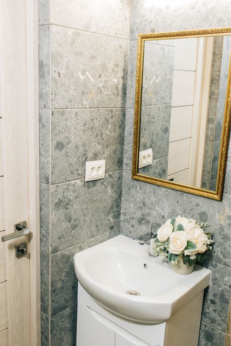 Здам подобово 2-ох та 1-кімнатну квартиру  навпроти термалу