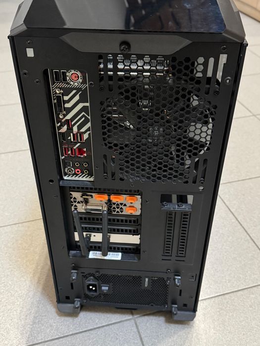 Sprzedam komputer stacjonarny gamingowy