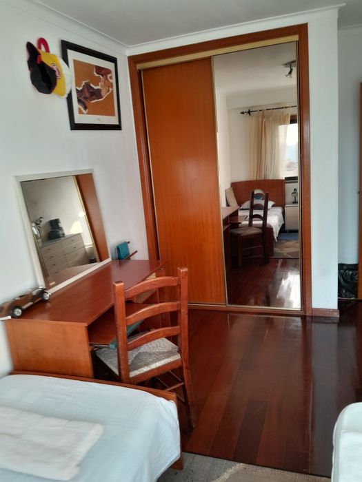 Quarto Excelente Cama individual  Metro Linha Amarela  Odivelas