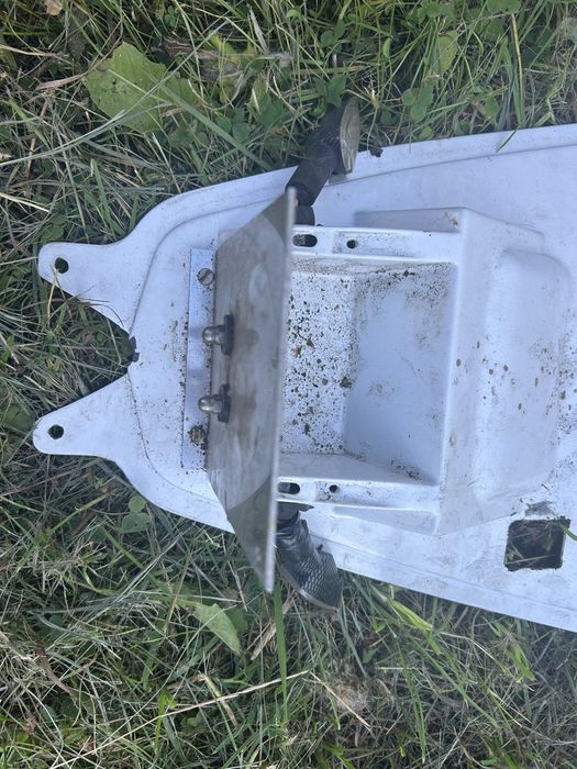 Derbi gp1 50 części osłona plastik cena za całość ze zdjęć