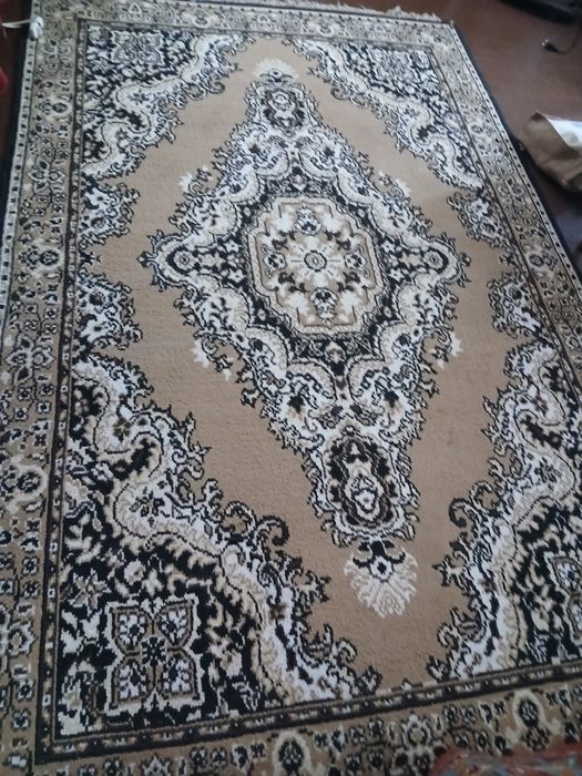 Продам килими синтетичні Фото 1 та 2 та вовняний Фото 3