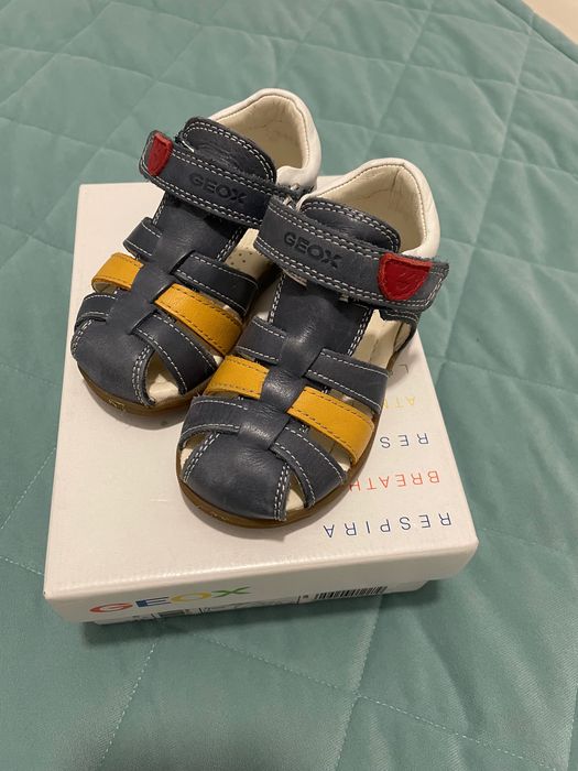 Vendo Sandálias Geox