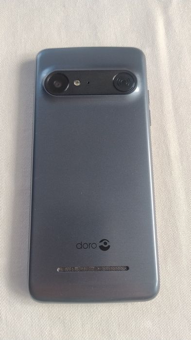 Telefon dla seniora, prosty smartfon Doro 8035